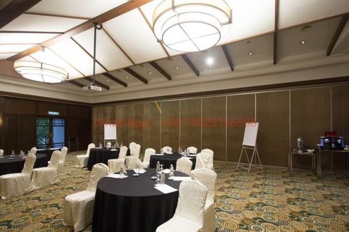 Последние решения компании о Как работают передвижные стены: простое руководство по дизайну и звукоизоляции