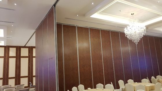 Лаборатория / Офисное здание Акустическая перегородка с декоративными отделками