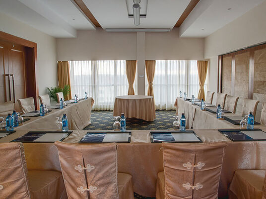 Хорошая цена. Soundproofing Movable Partition Wall with 800N Sealing Power and 40N/m Magnetic Attraction for Hotels онлайн